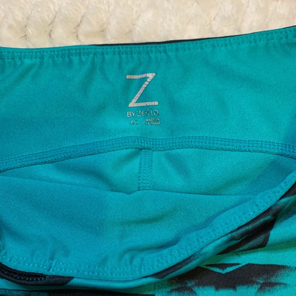 Active capris - Picture 3 of 3